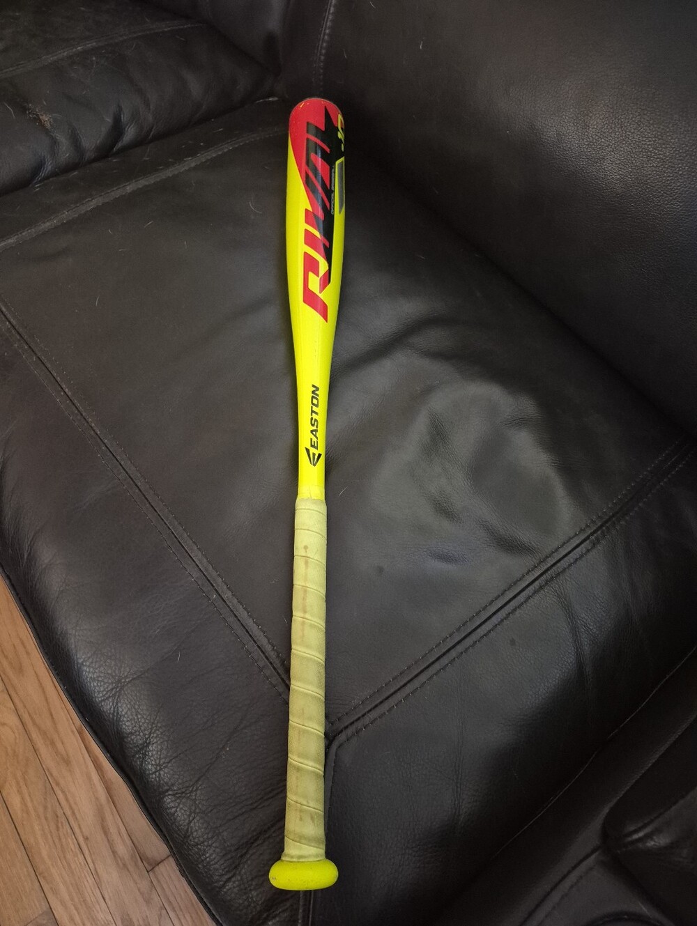 Easton Rival Bat in Yellow and Red